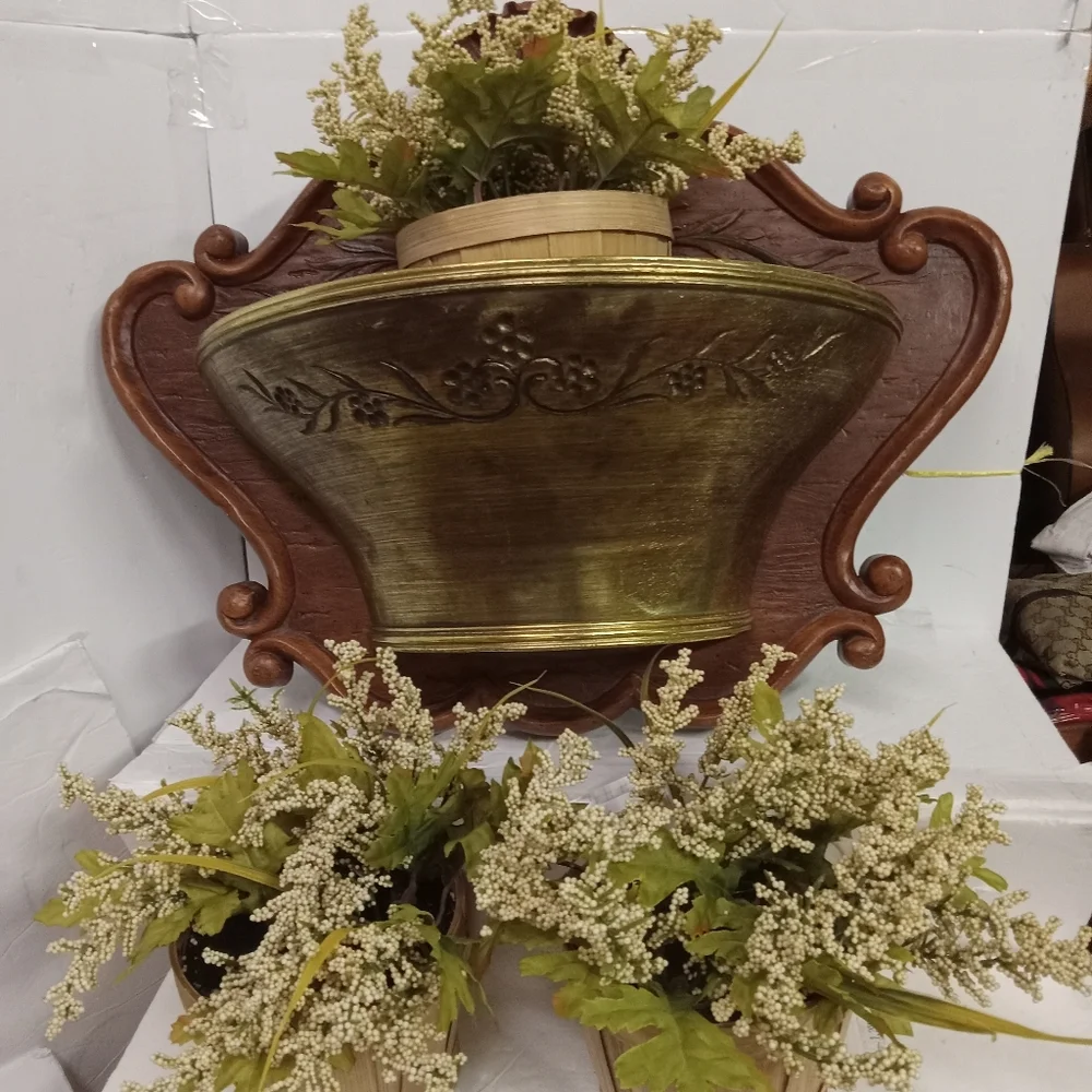 2Pc Home Interior Wall Hanging Plaque with Flower basket Homco